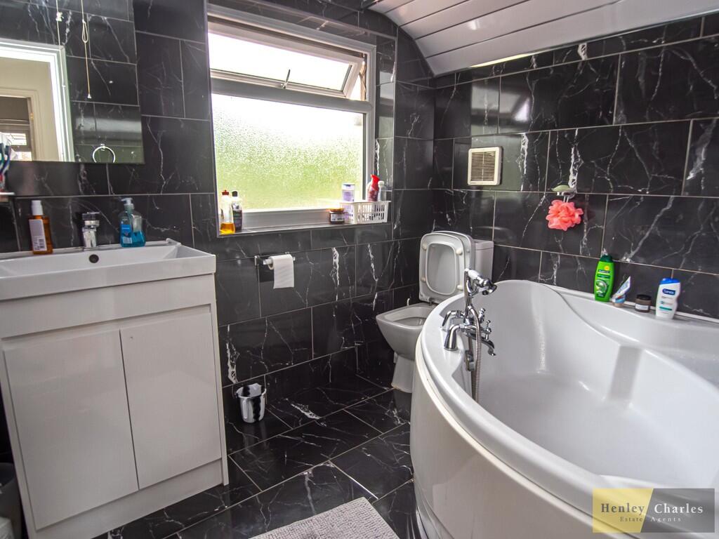 20240812-P8122533...