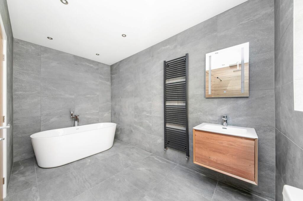 HOUSE BATHROOM