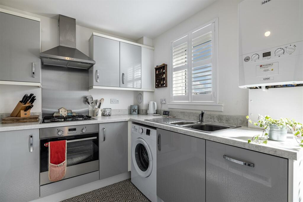 8 Knoll Park Place Galashiels 13.JPG