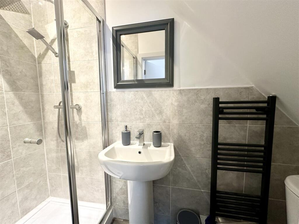 Room 1 Ensuite