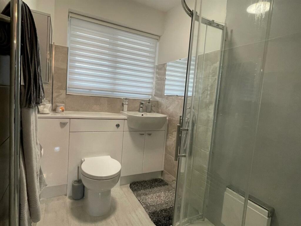 Shower Room.jpg