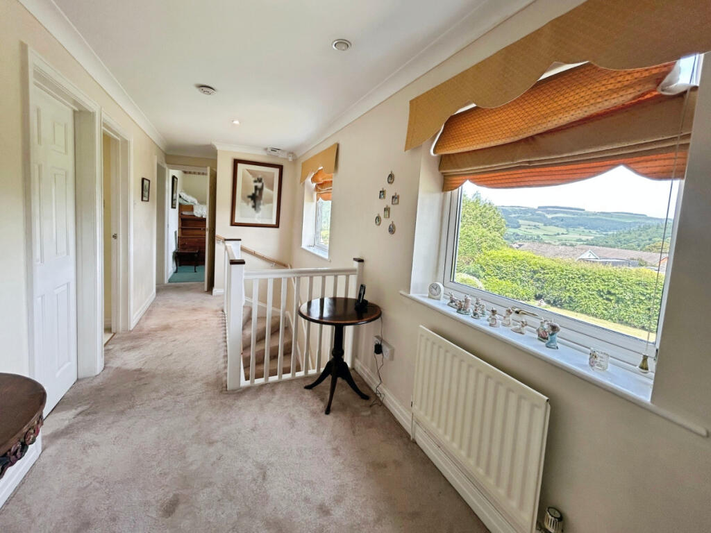 Modern Detached 4 Bedroom Property