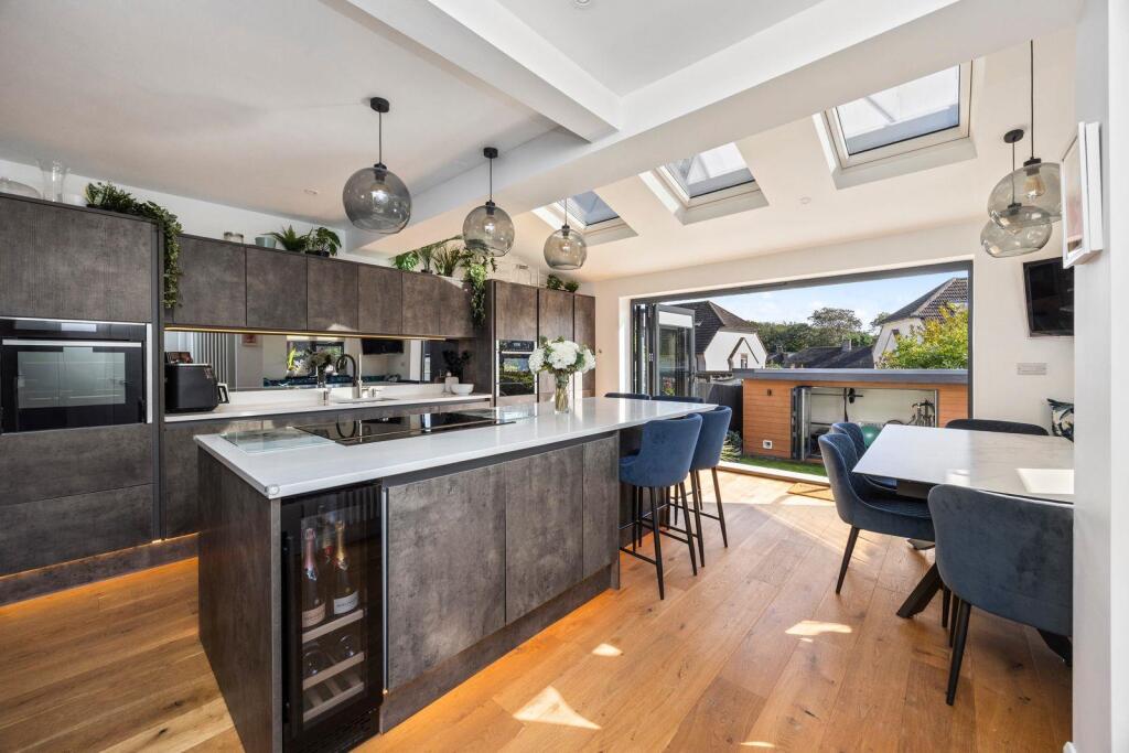 Easthill Drive 40 KITCHEN GD.jpeg