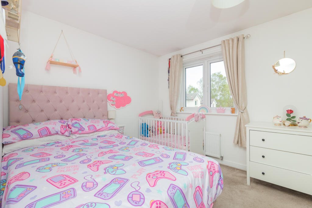 18 cowan avenue pa5 9fg L-6