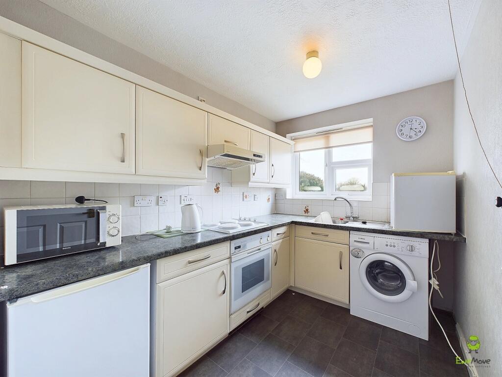 CAM03418G0-PR0170-STILL003