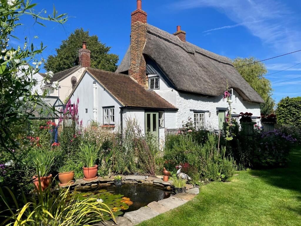 Rookery Thatch Garden.jpg