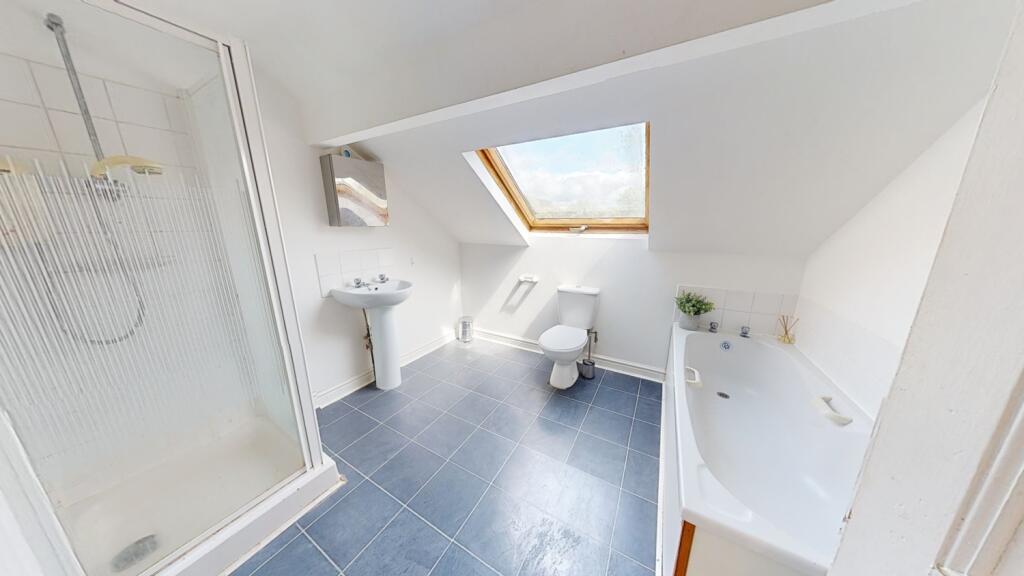 4 The Forest bathroom