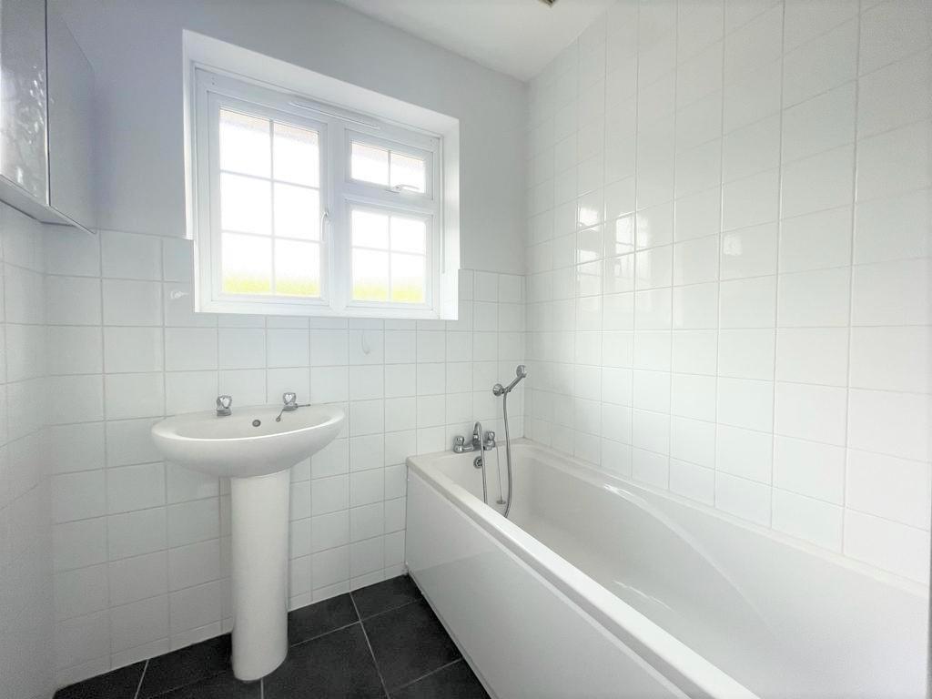 7 Bathroom.jpg