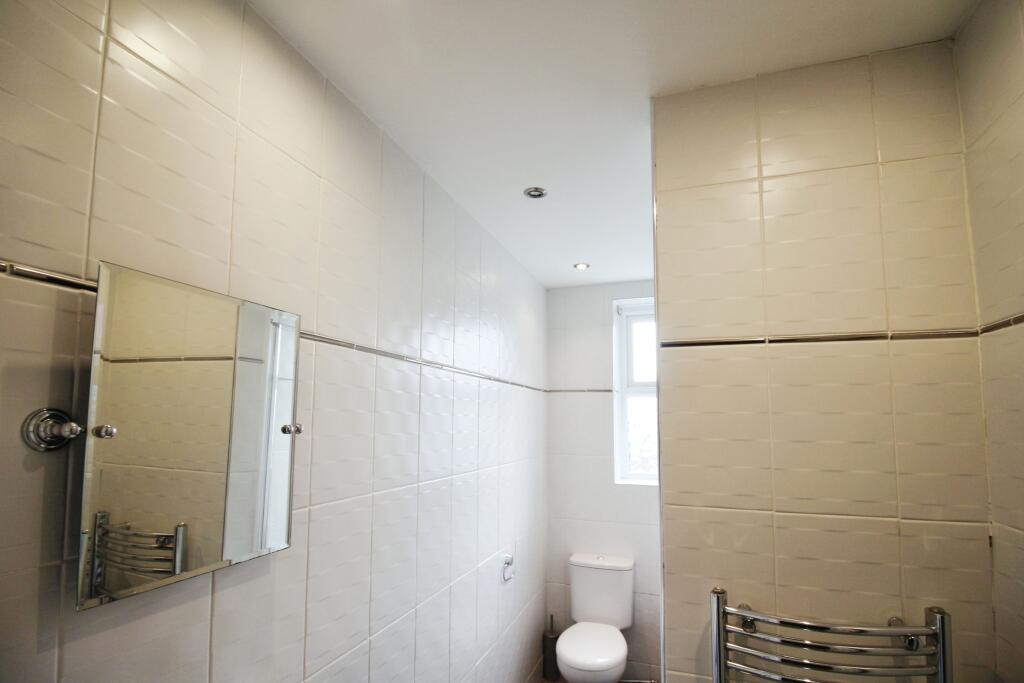 Bathroom Queen St.JPG