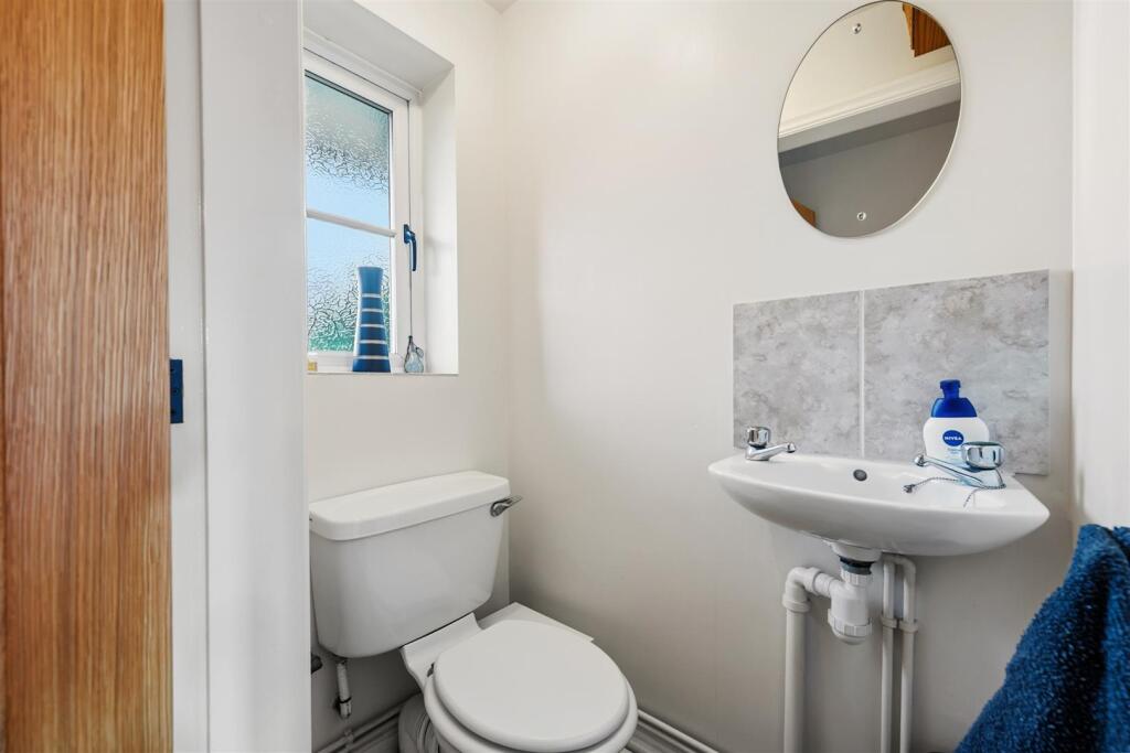 Ground floor WC.jpg