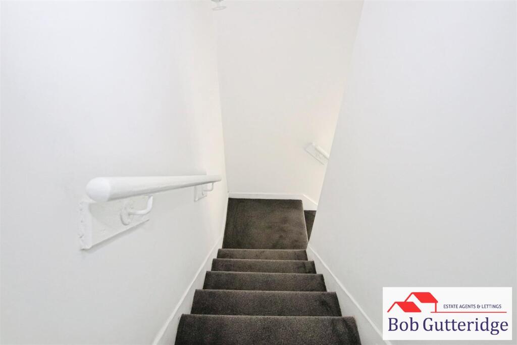 FIRST FLOOR LANDING
