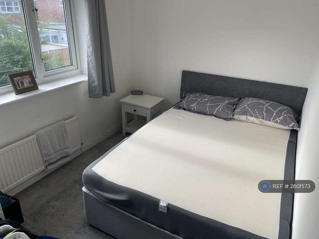 Bedroom 1 (Rear)