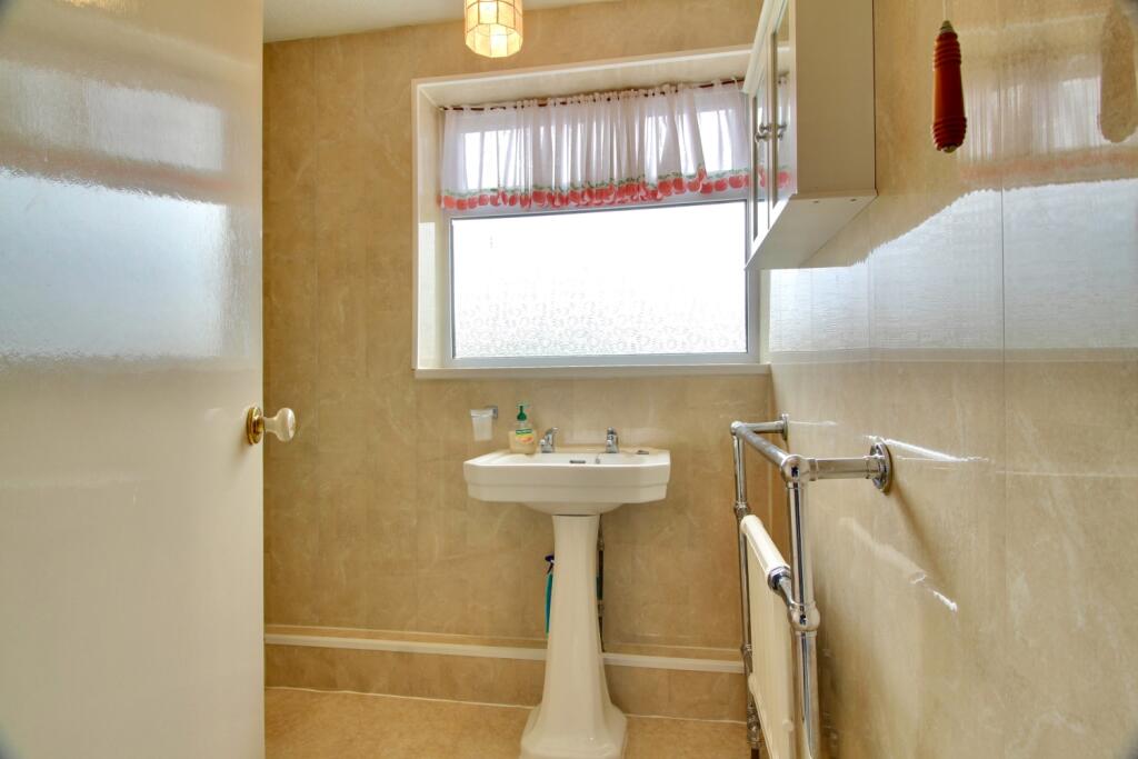 Shower Room - Gus Critchlow EweMove Hinckley
