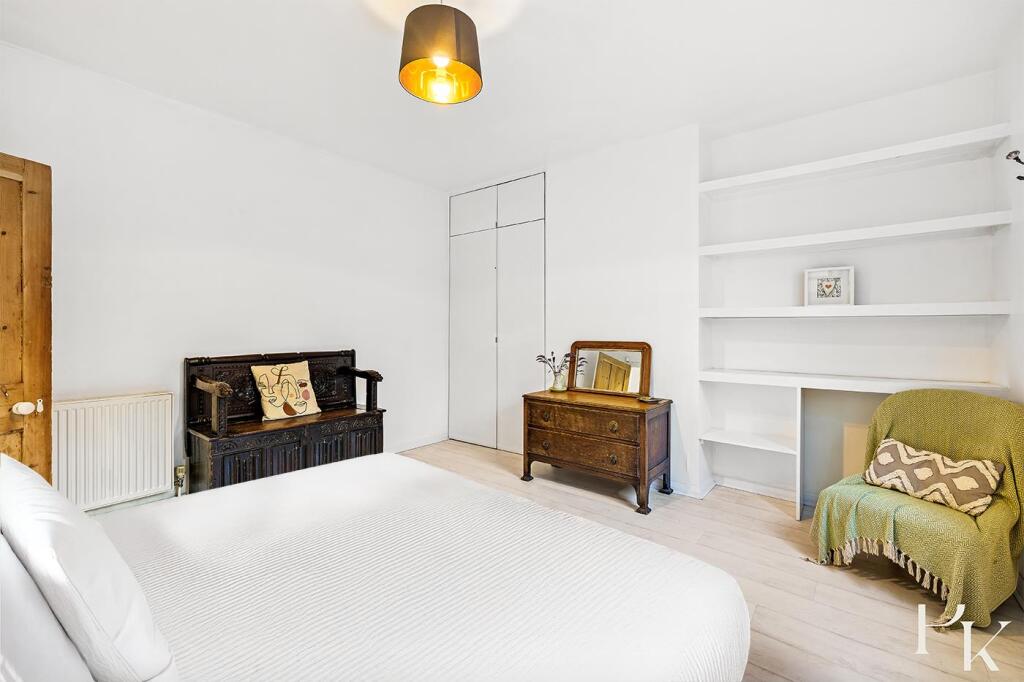 5a Bath Street - Bedroom  Alt.jpg