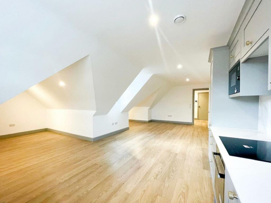 Flat 6, 57 Malden Road (ii).jpg