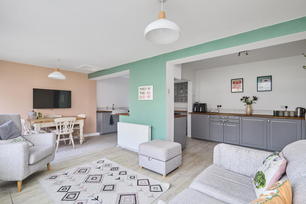 Living/Dining Area