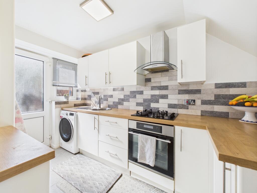 CAM04825G0-PR0111-STILL005