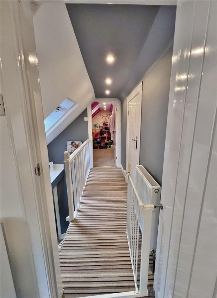 Upper hallway (2).JPG