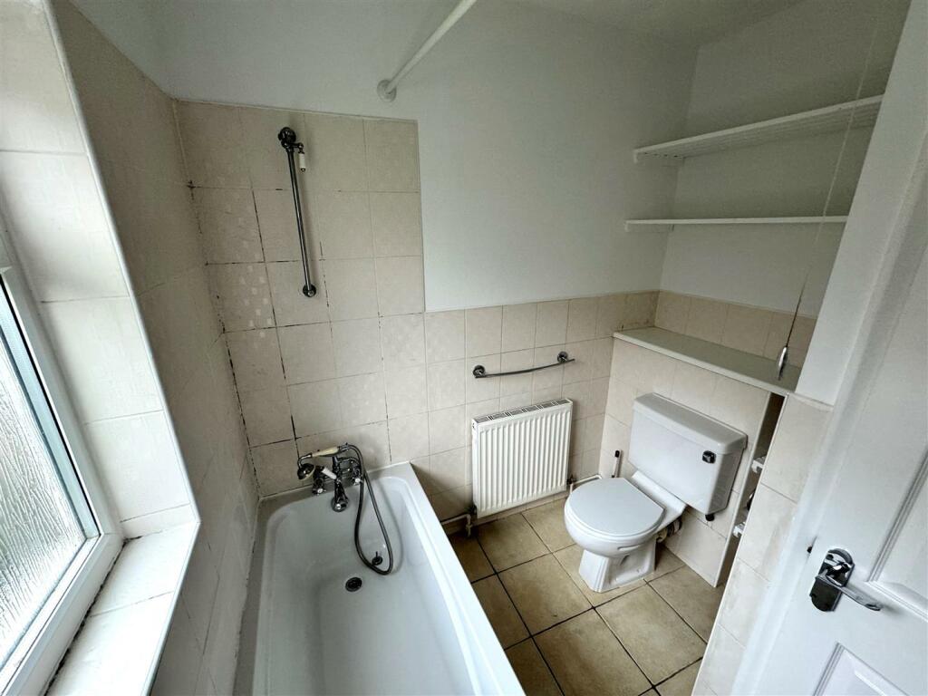 Bathroom.jpg