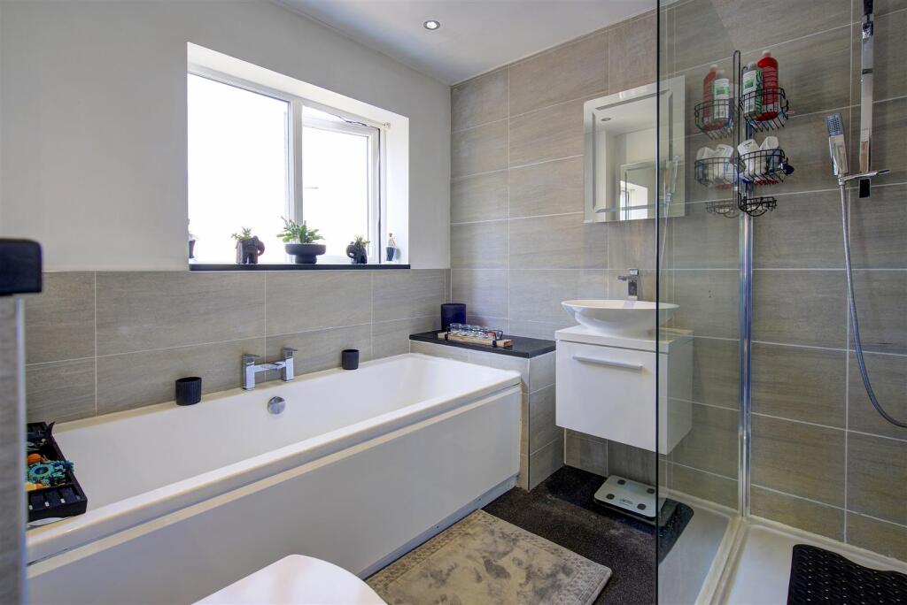 27 Shefford Crescent winstanley WN3 6LF-37.jpg