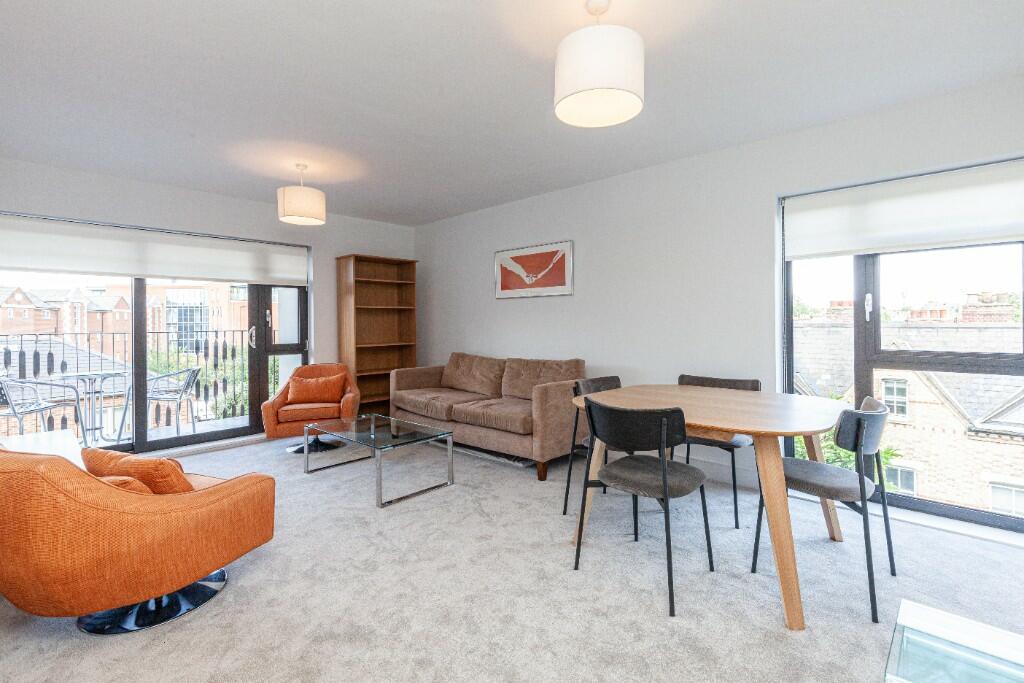 Living/dining room