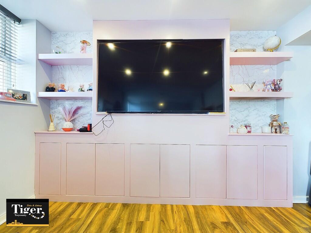 CAM02176G0-PR0374...