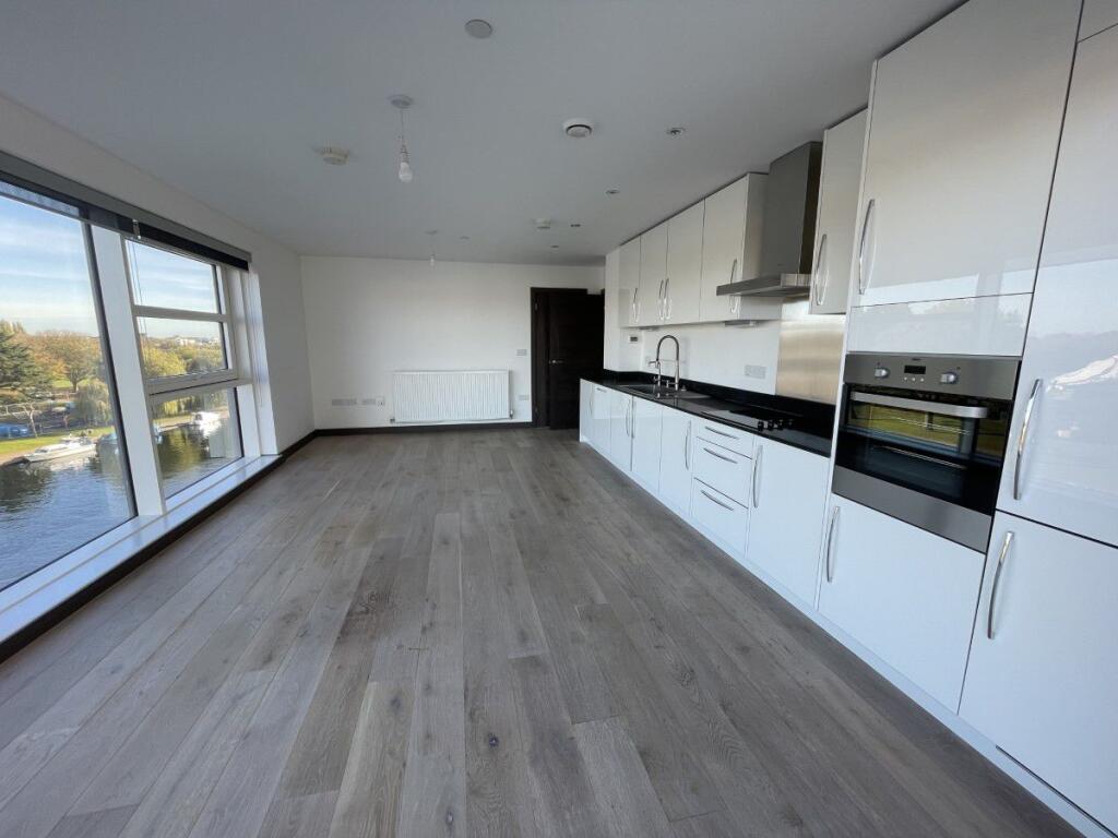 Kitchen/Living Area