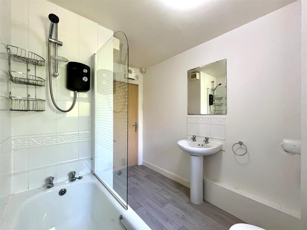 Bathroom Aspect 2