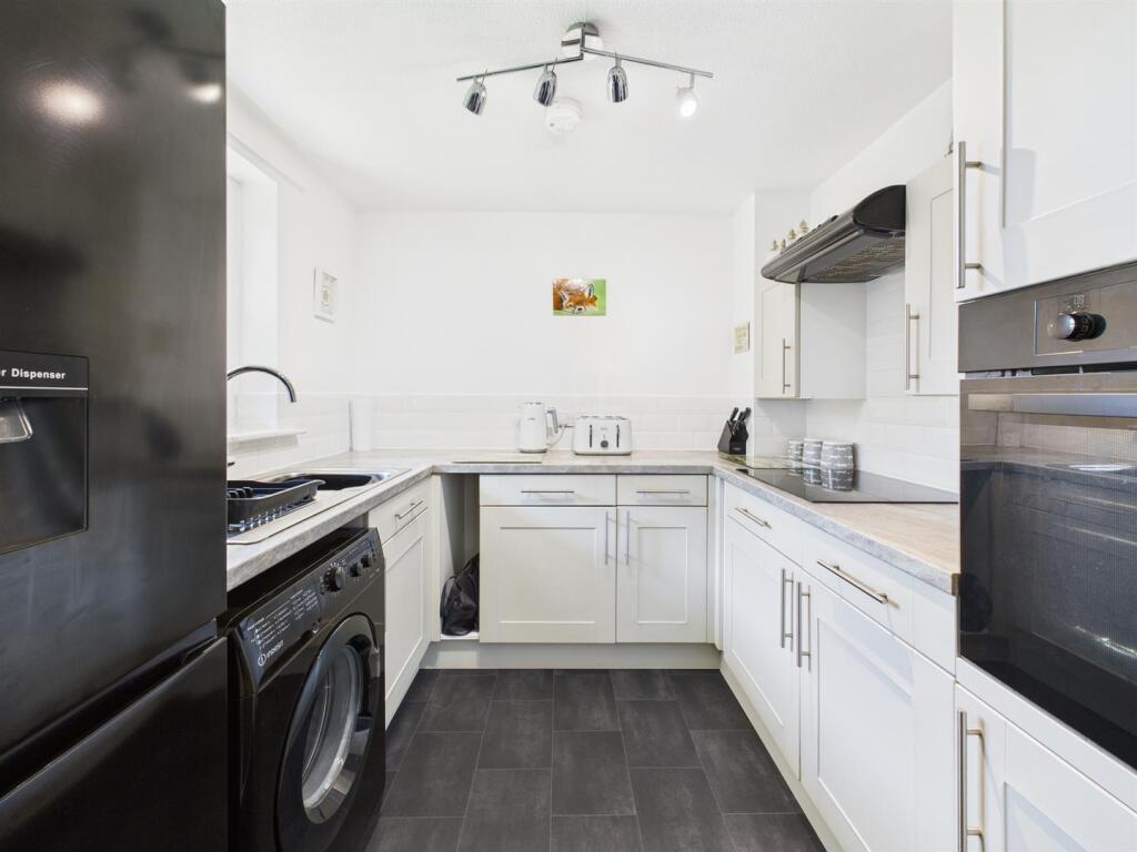 Kitchen: