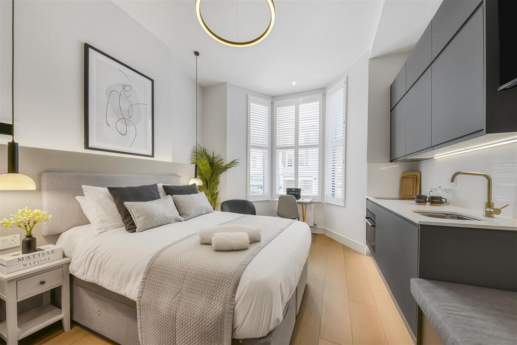 One Stay - Studio 6 - Bedroom - Image 3.JPG