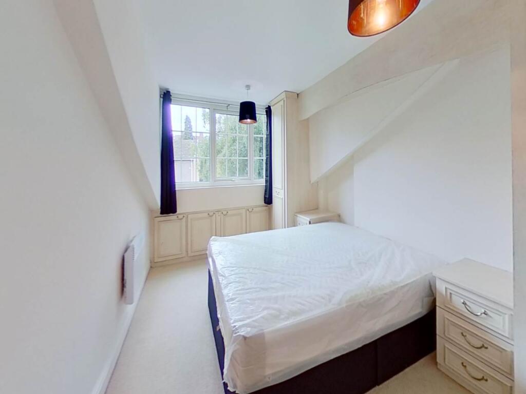 F20C-Farm-Dr-Bedroom