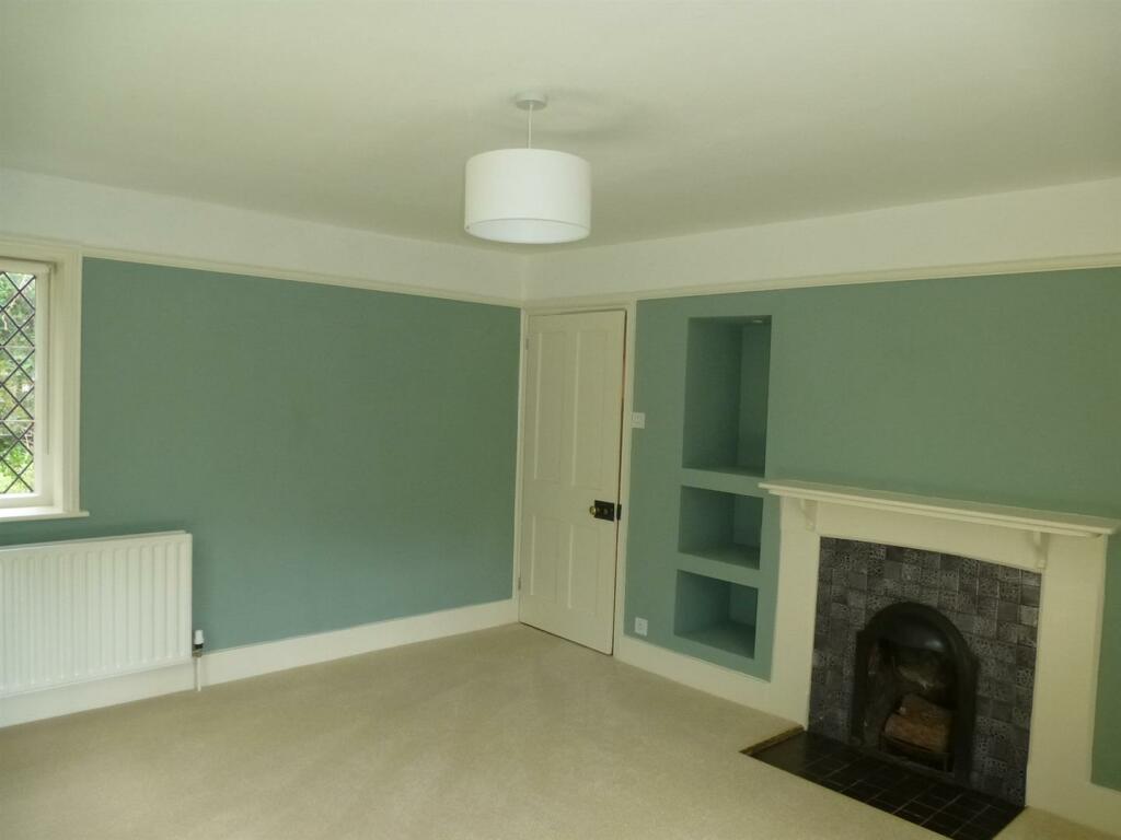 Angell's Stone Cottage - sitting room 4.JPG