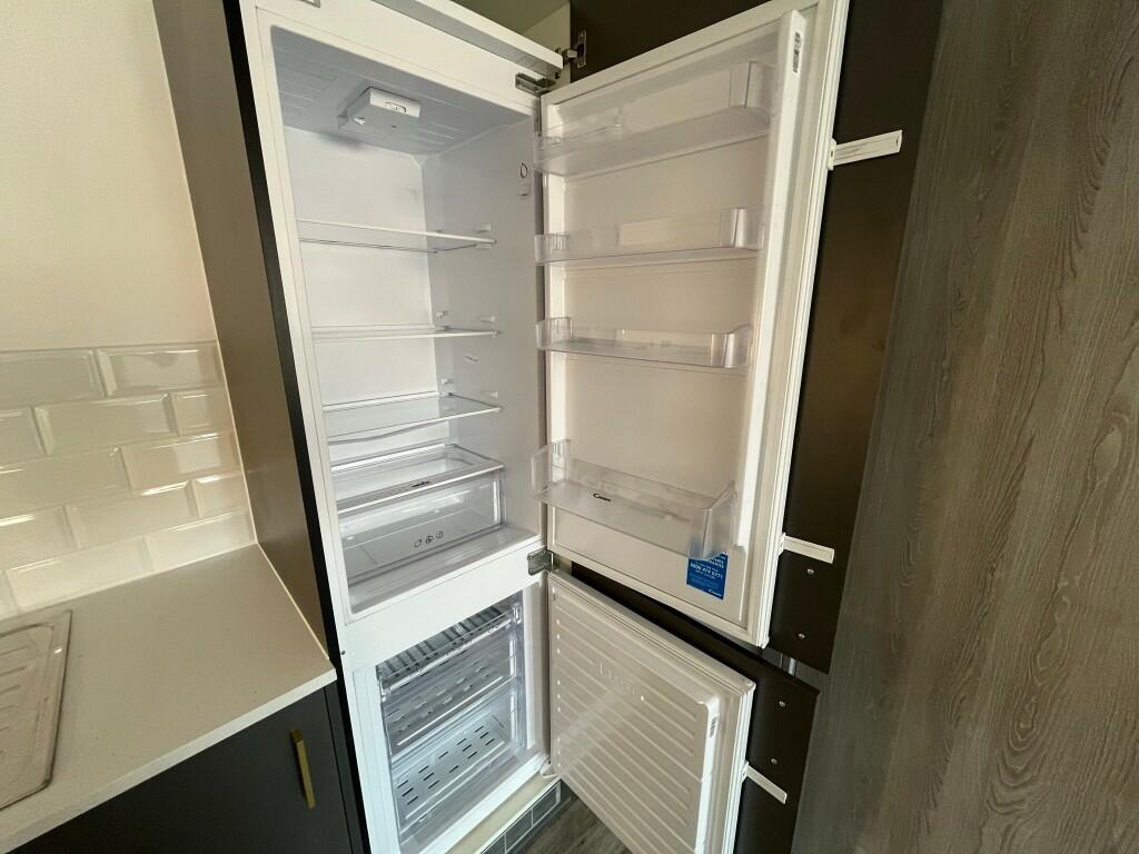 FRIDG FREEZER