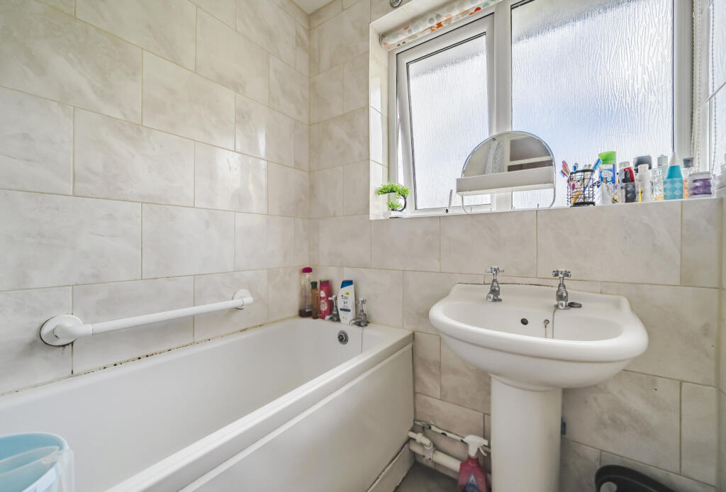 1371607-2-68fb95d...