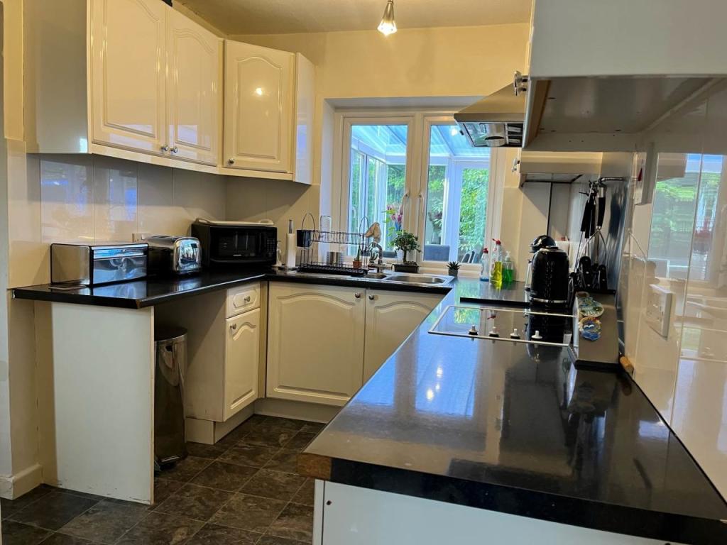 Kitchen 4