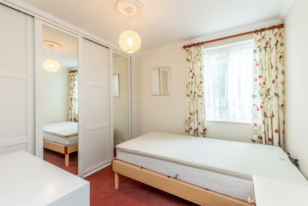 Carfax Court Redland Bed 2.jpg