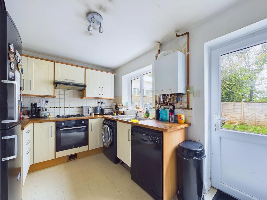 CAM01338G0-PR0077-STILL004