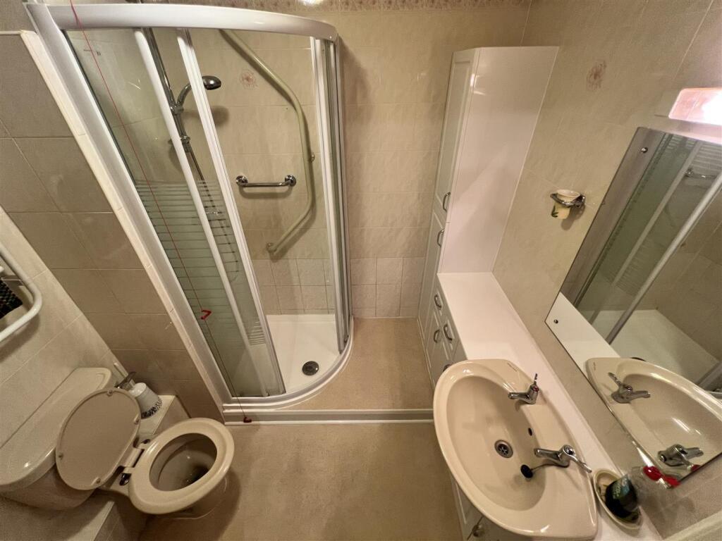 Shower Room.jpeg