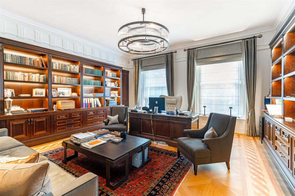 81912 Round Hill-37.jpg