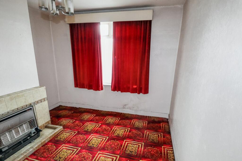 87 Lilycroft Road, Bradford, BD9 5AH