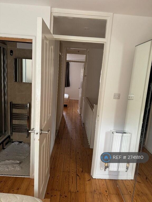 Bedroom 1 To Hallway