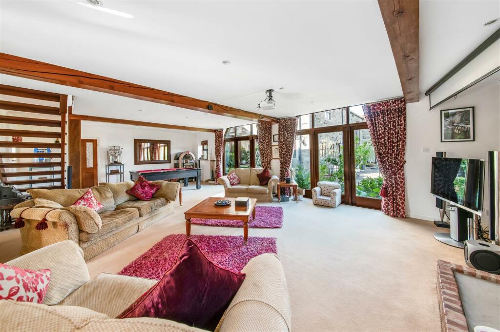 games room sitting room 2.jpg