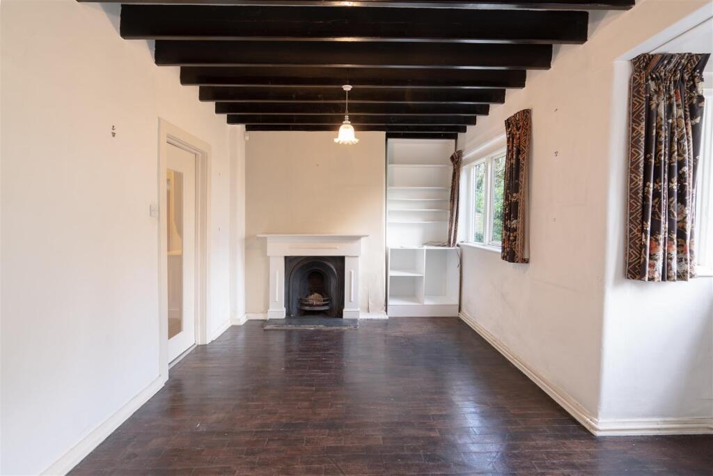 Living Room.jpg