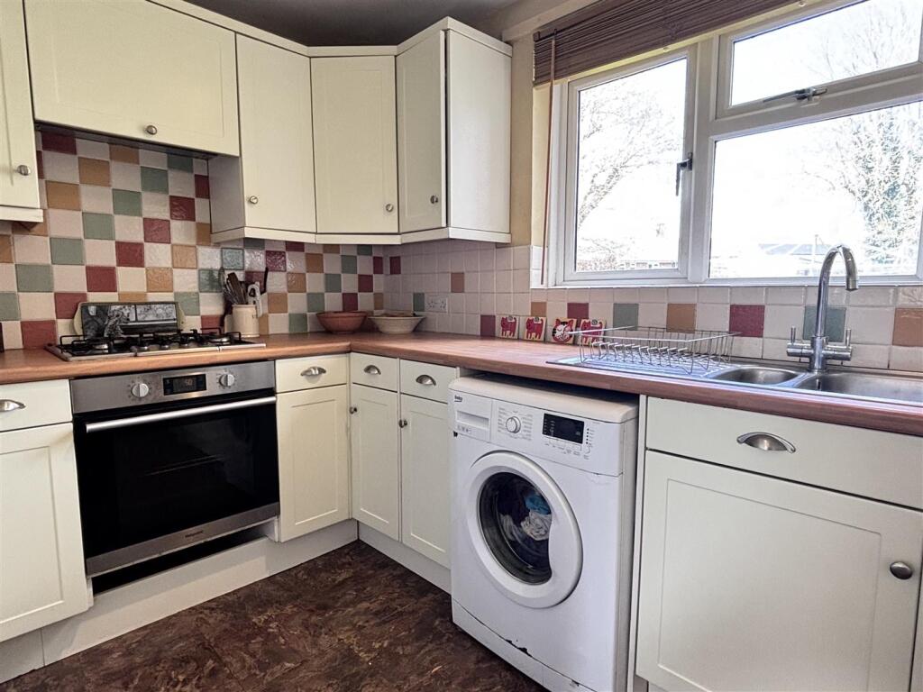 Swann Way Kitchen 2.jpeg