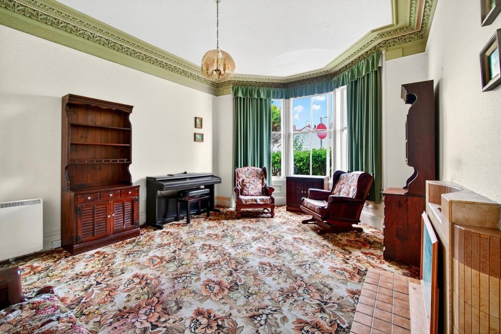 7_17 stanlane place, largs _07.jpg