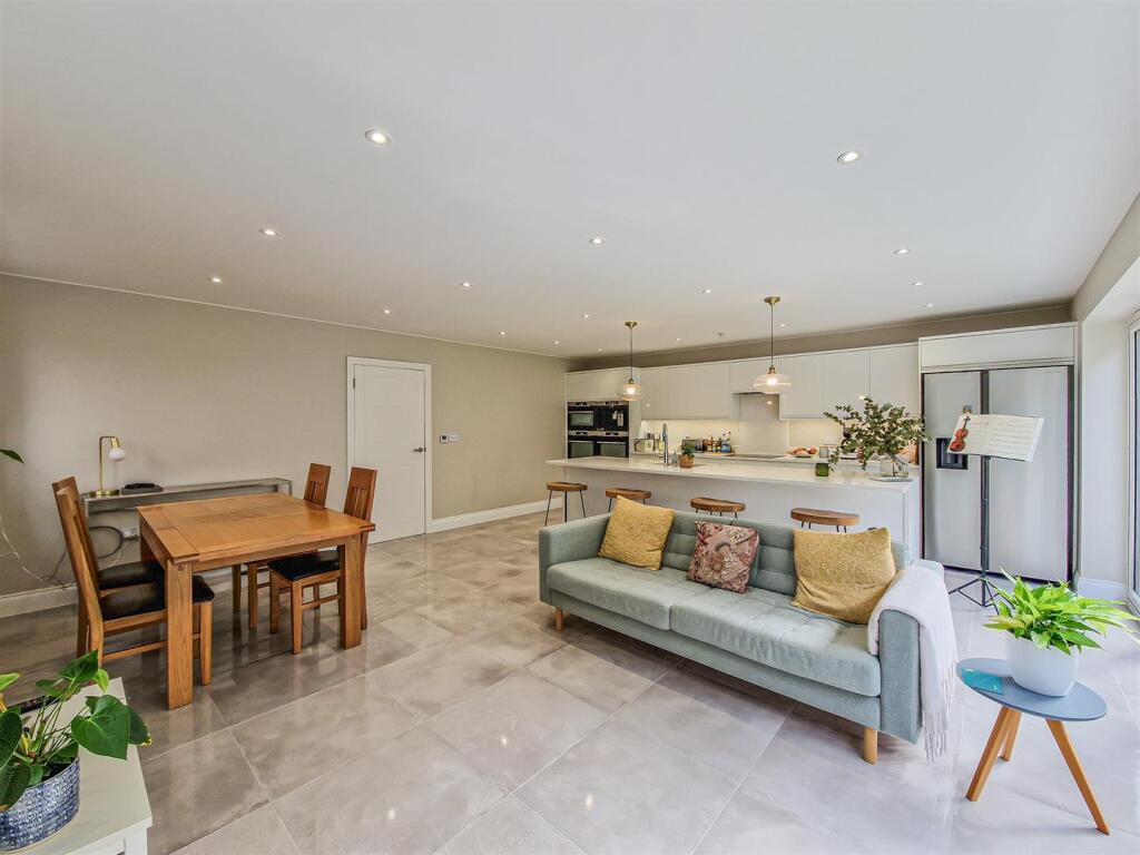 open plan dining-sitting room