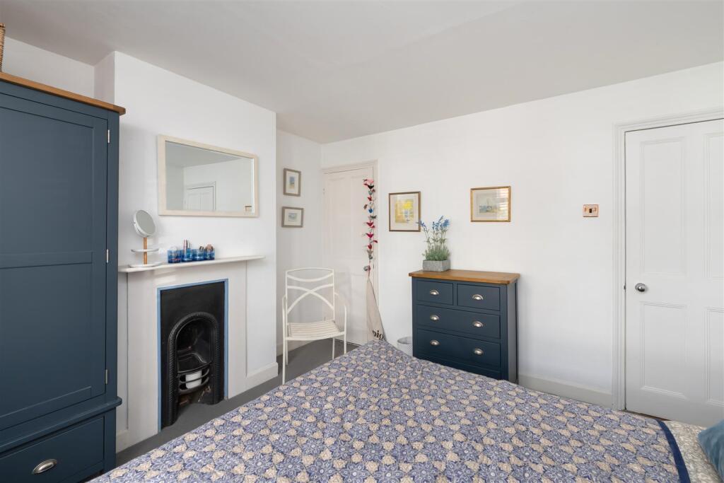 Island Wall, Whitstable