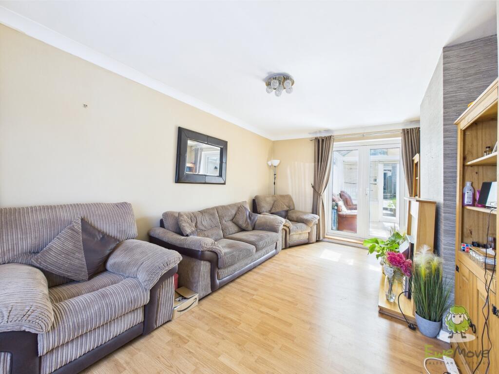 CAM01543G0-PR0129-STILL014