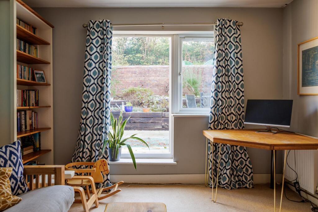Upstairs Sitting Room/Bedroom 2