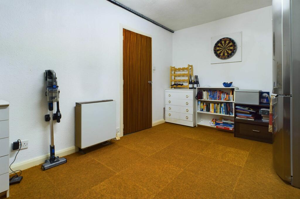UTILITYSPACE/GAMES ROOM